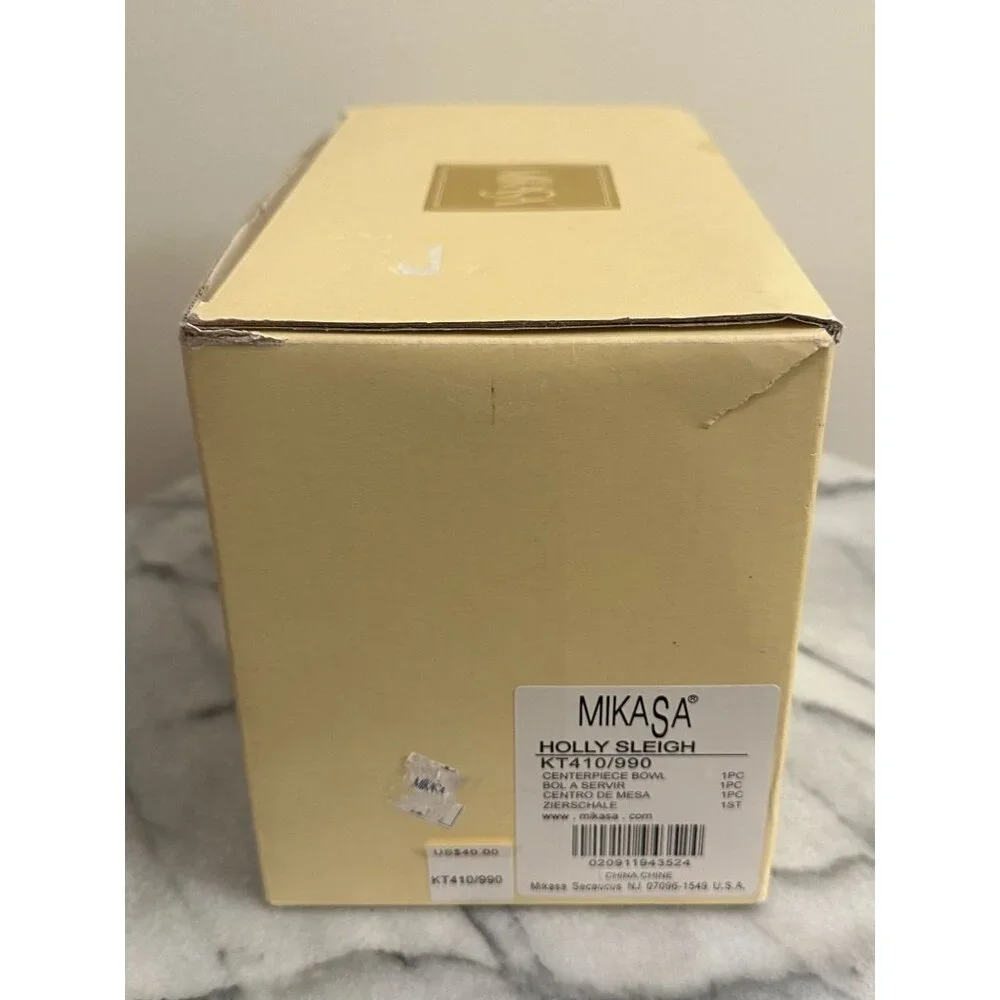 Mikasa Fine Porcelain Holly Sleigh Centerpiece KT410– New in‎ Box